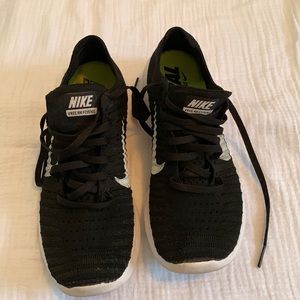 Nike fly knit sneakers